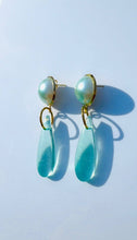 Load image into Gallery viewer, Ocean Blue Pearl Ear Candy