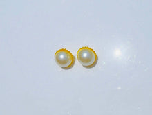 Load image into Gallery viewer, Big Pearl Studs
