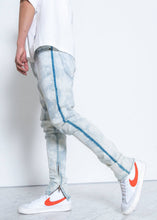 Load image into Gallery viewer, Cloud Washed Denim