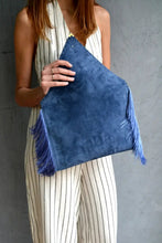Load image into Gallery viewer, Medesa clutch - Blue