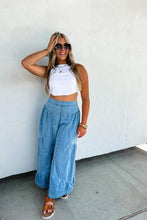 Load image into Gallery viewer, Ruffle Bottom Jeans