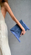 Load image into Gallery viewer, Medesa clutch - Blue