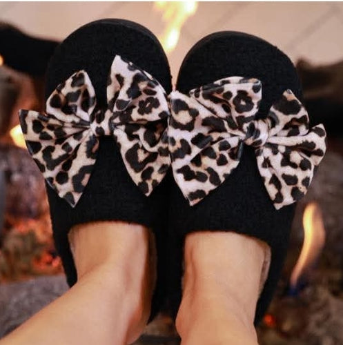 Cozy Bow Slippers - Leopard