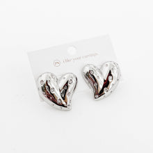 Load image into Gallery viewer, Handful of Hearts Earrings